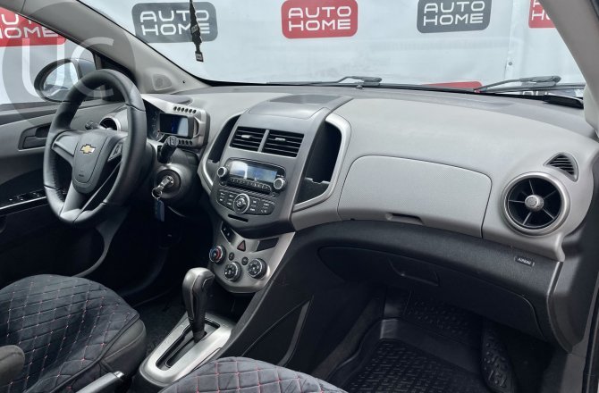 подержанный авто Chevrolet Aveo 2013 года