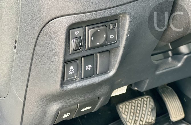 подержанный авто Nissan Juke 2013 года