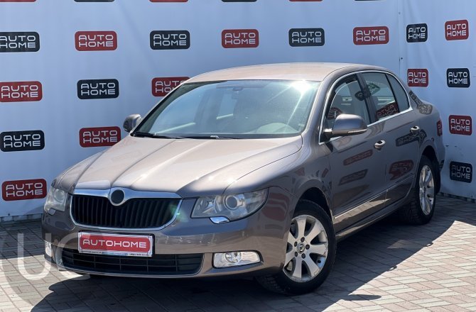 подержанный авто Skoda Superb 2010 года