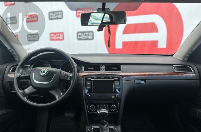 фотографии Skoda Superb