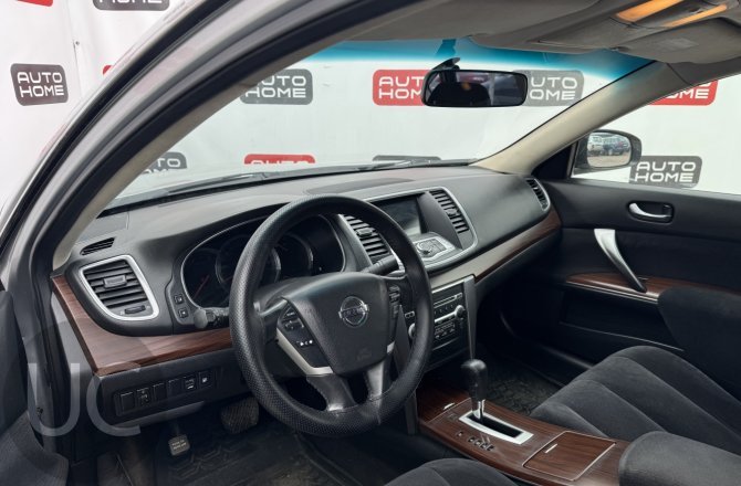 подержанный авто Nissan Teana 2010 года