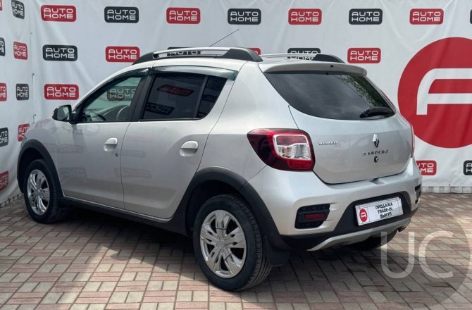 купить Renault Sandero с пробегом, 2015 года
