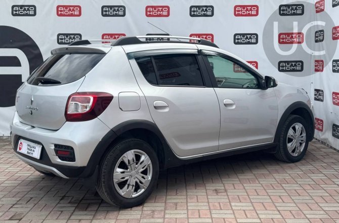 Renault Sandero 2015 года за 649 999 рублей