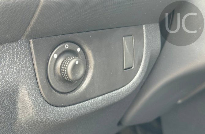 подержанный авто Renault Sandero 2015 года