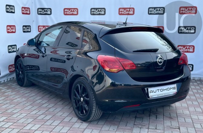 купить Opel Astra с пробегом, 2011 года