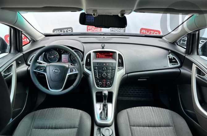 объявление о продаже Opel Astra 2011 года