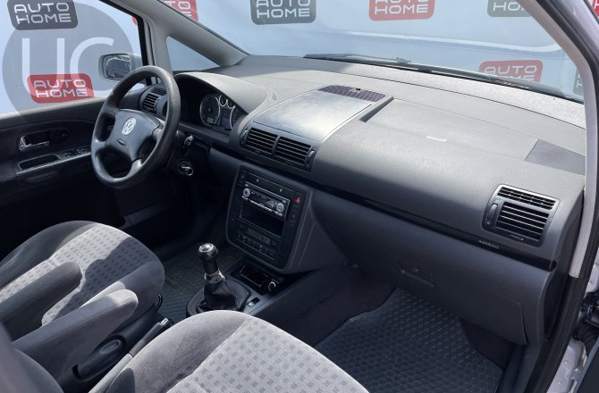 объявление о продаже Volkswagen Sharan 2003 года