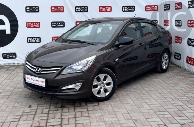 подержанный авто Hyundai Solaris 2015 года