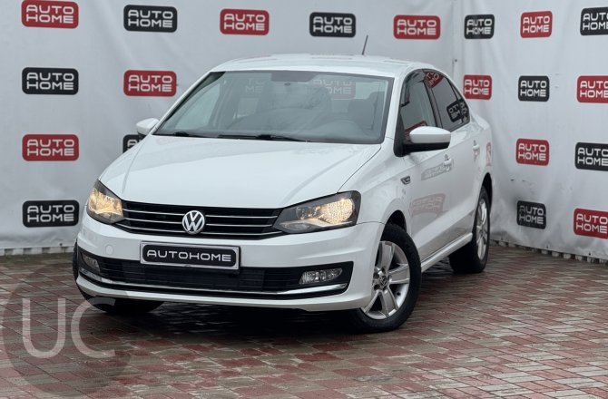 подержанный авто Volkswagen Polo 2013 года
