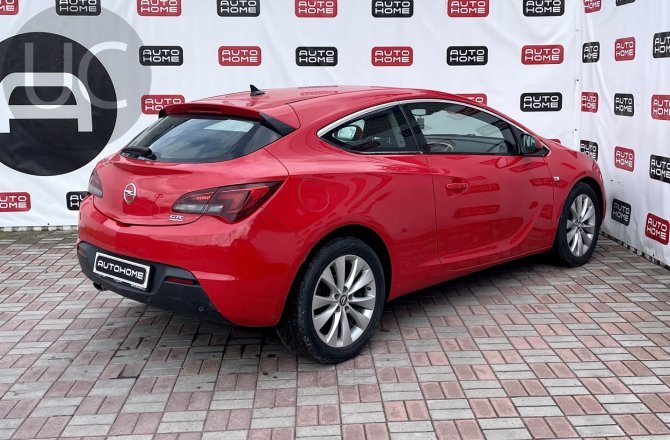 купить Opel Astra с пробегом, 2012 года