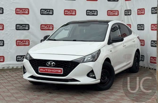 подержанный авто Hyundai Solaris 2018 года