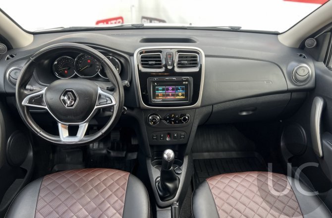 купить б/у автомобиль Renault Sandero 2019 года