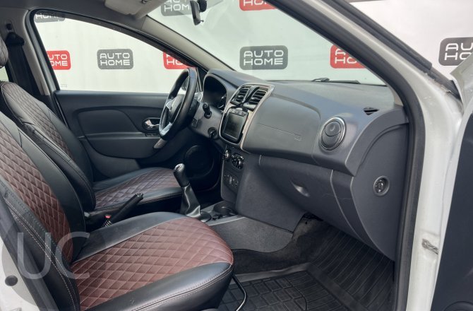 подержанный авто Renault Sandero 2019 года