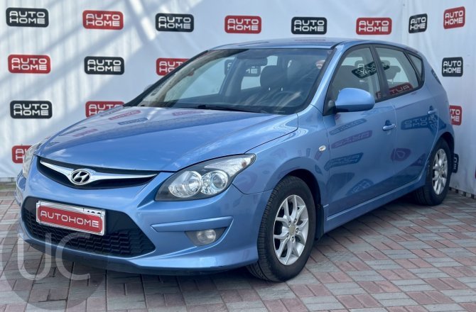 подержанный авто Hyundai i30 2010 года