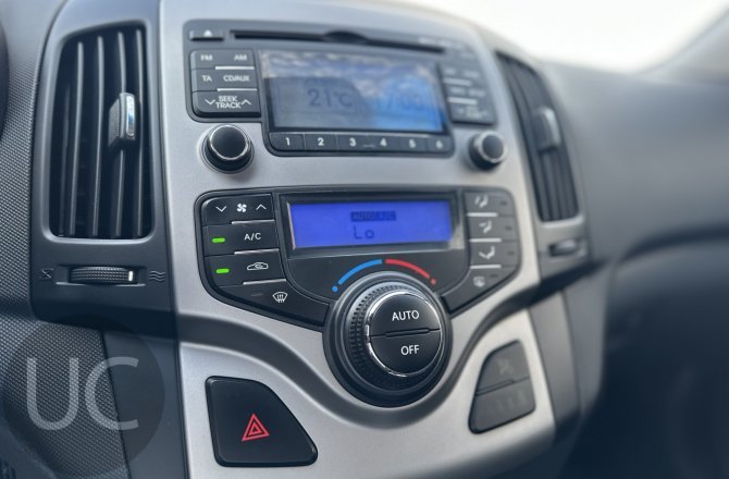 купить б/у автомобиль Hyundai i30 2010 года