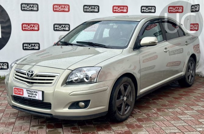 подержанный авто Toyota Avensis 2008 года