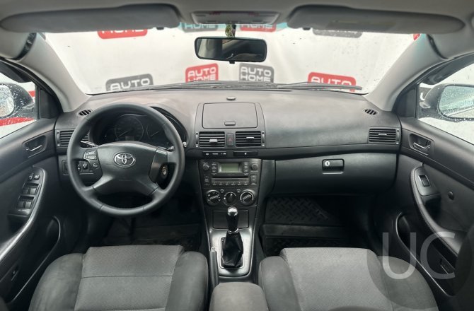 фотографии Toyota Avensis