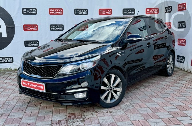 подержанный авто Kia Rio 2015 года