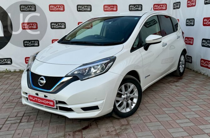 подержанный авто Nissan Note 2018 года
