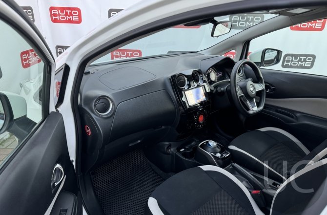подержанный авто Nissan Note 2018 года
