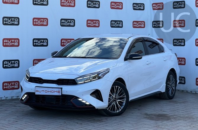 подержанный авто Kia Cerato 2023 года