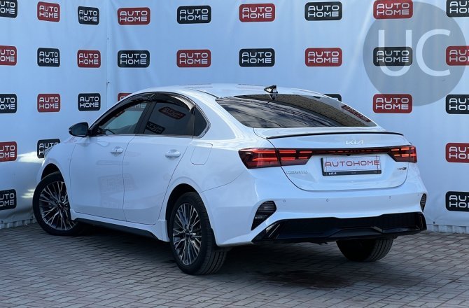 Kia Cerato 2023 года за 2 999 990 рублей