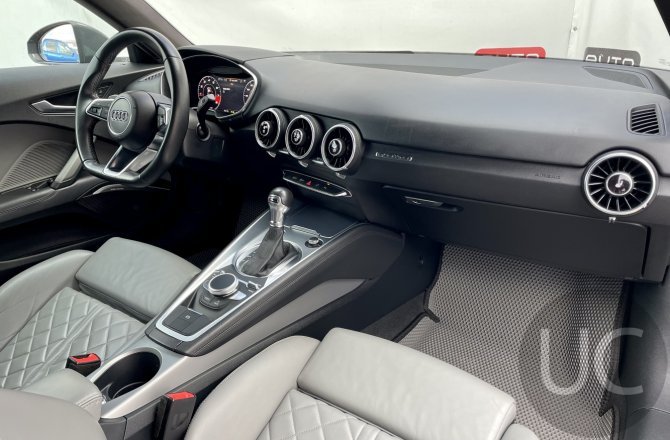купить б/у автомобиль Audi TT 2015 года