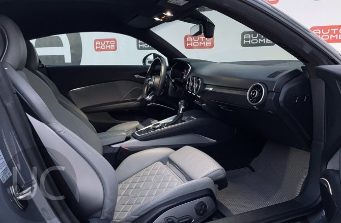 Audi TT 2015 года за 2 799 900 рублей