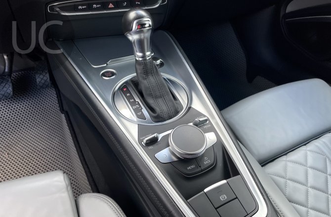 подержанный авто Audi TT 2015 года