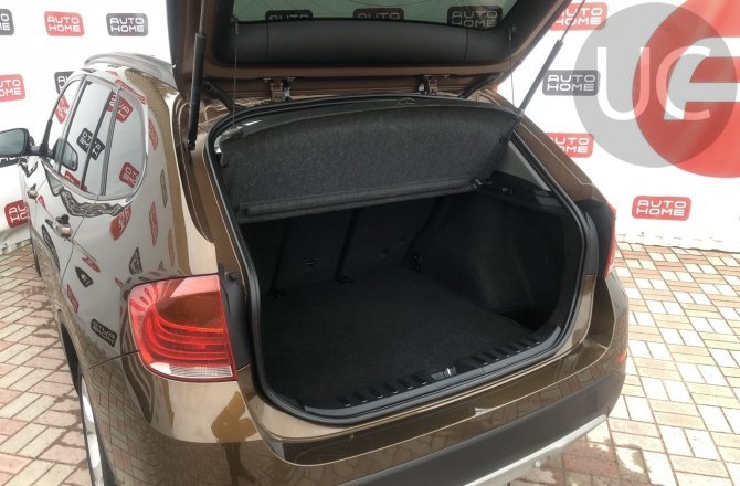 BMW X1 2013 года за 1 099 999 рублей