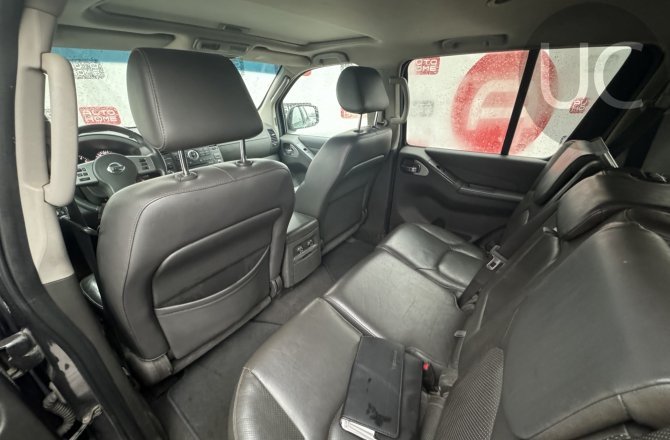 купить б/у автомобиль Nissan Pathfinder 2011 года