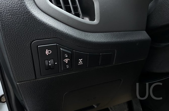 подержанный авто Kia Sportage 2015 года