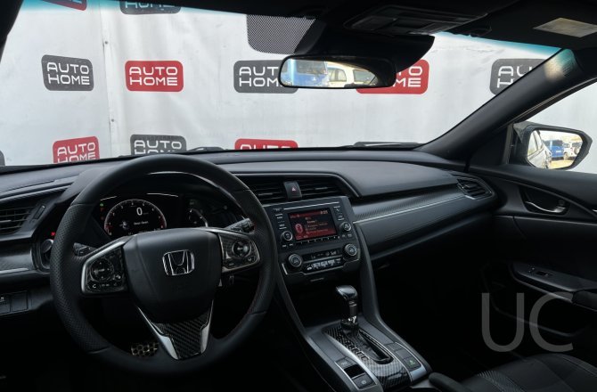 подержанный авто Honda Civic 2018 года