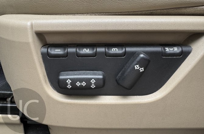 подержанный авто Land Rover Freelander 2012 года