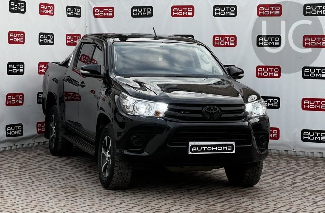 объявление о продаже Toyota Hilux 2015 года