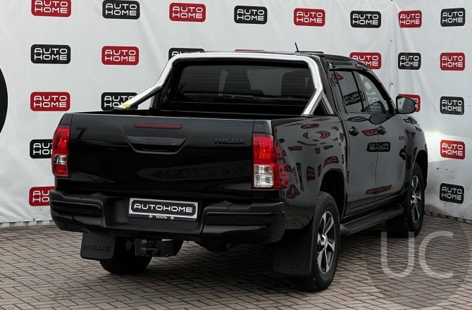 купить Toyota Hilux с пробегом, 2015 года