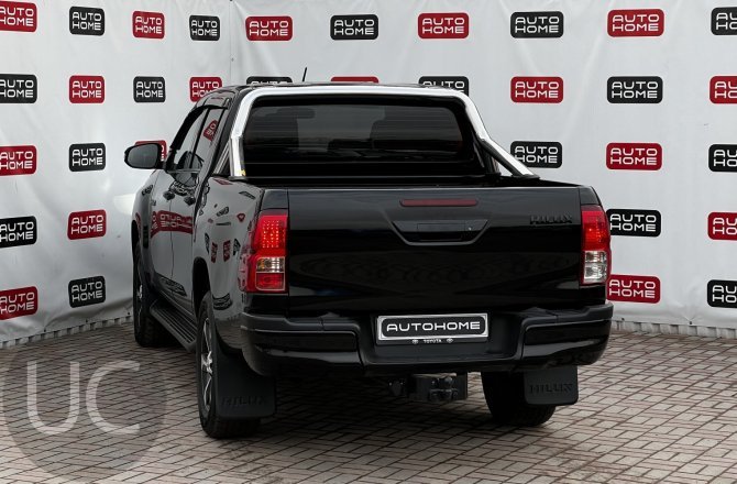 Toyota Hilux 2015 года за 2 699 990 рублей