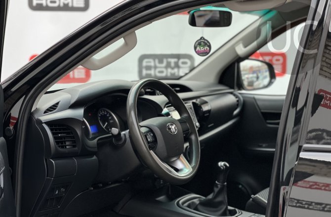 объявление о продаже Toyota Hilux 2015 года