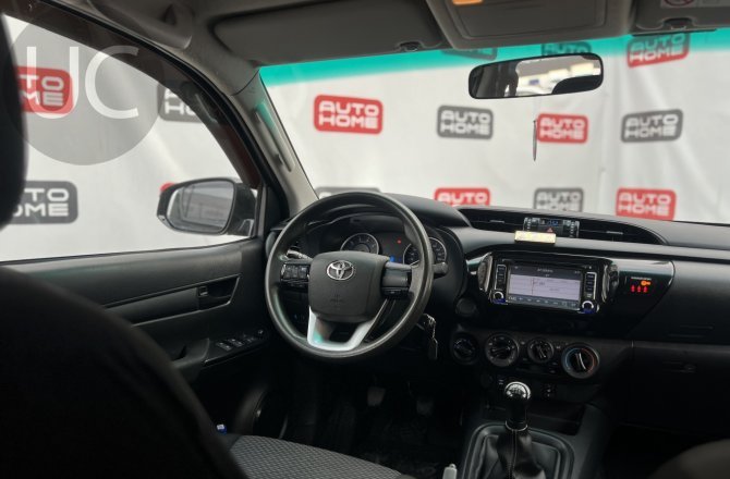 купить Toyota Hilux с пробегом, 2015 года