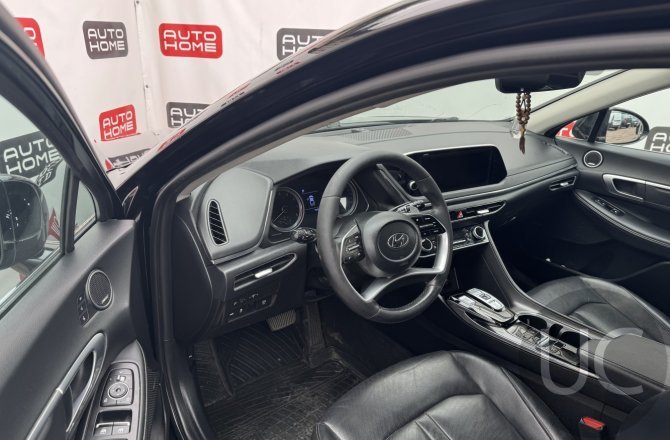 подержанный авто Hyundai Sonata 2021 года