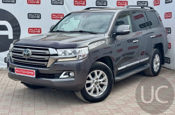 подержанный авто Toyota Land Cruiser 2016 года