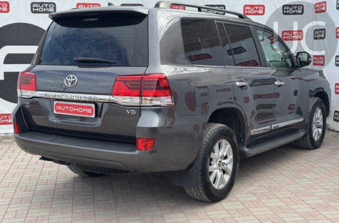 купить Toyota Land Cruiser с пробегом, 2016 года
