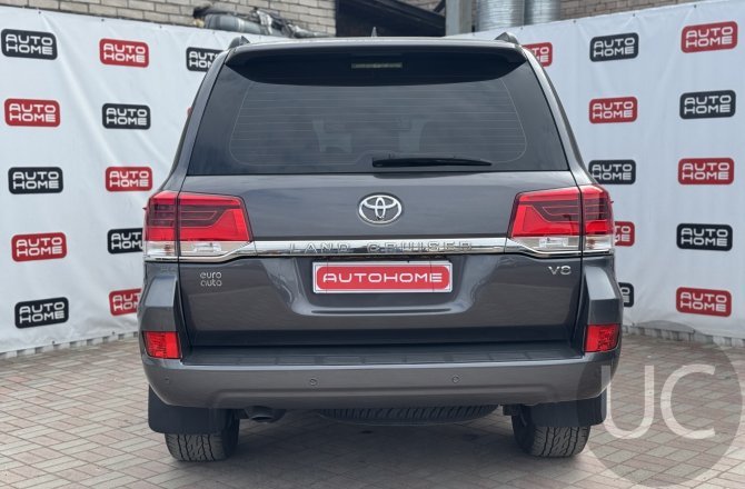 купить б/у автомобиль Toyota Land Cruiser 2016 года