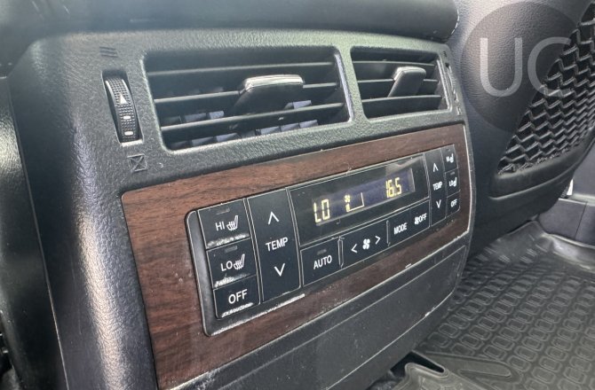 купить б/у автомобиль Toyota Land Cruiser 2016 года