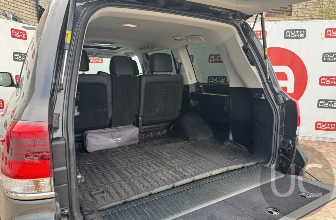 купить Toyota Land Cruiser с пробегом, 2016 года