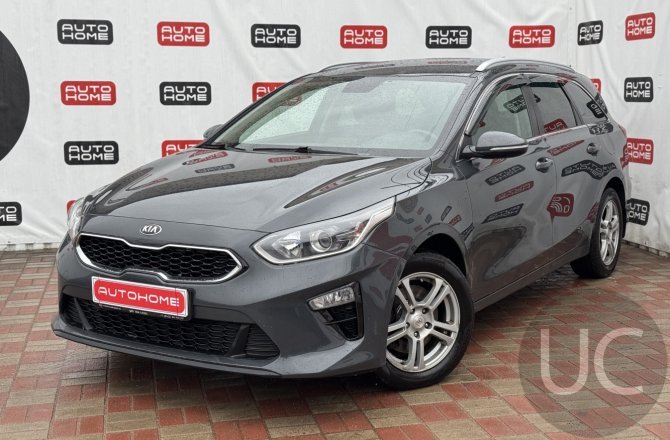 подержанный авто Kia Ceed 2019 года