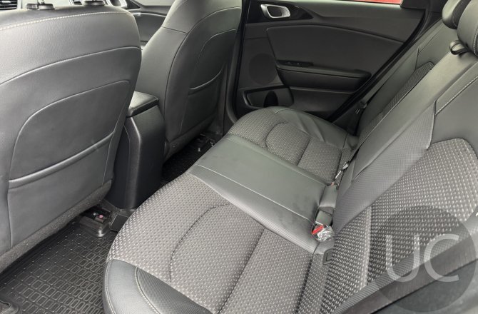 купить Kia Ceed с пробегом, 2019 года