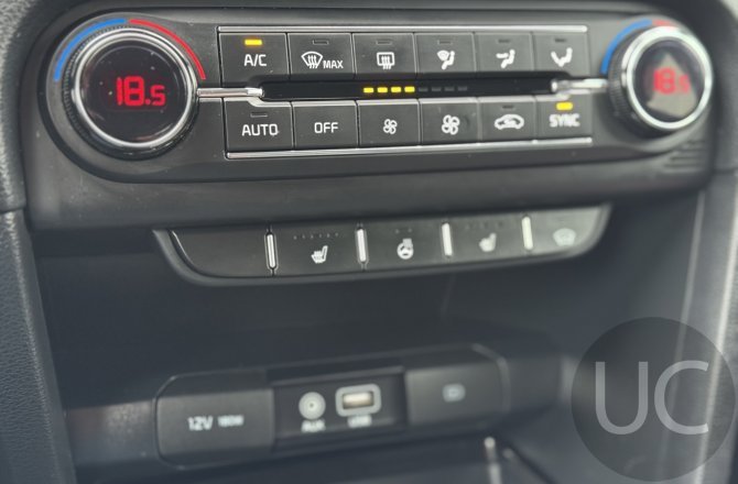 подержанный авто Kia Ceed 2019 года