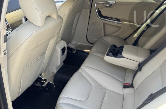 подержанный авто Volvo S60 2014 года