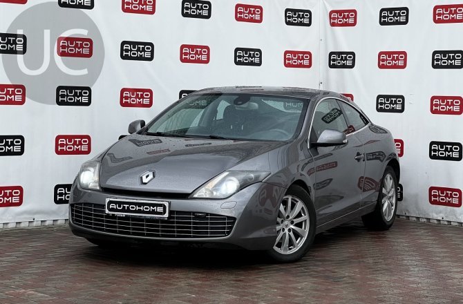 подержанный авто Renault Laguna 2009 года